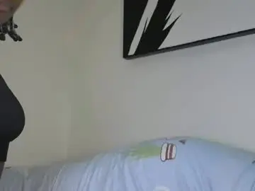 Pretty_queennie  live sex cam