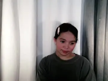 Sassy_gurlxox  live sex cam