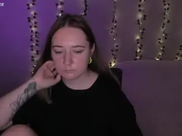 Elovinora  live sex cam