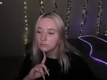 Elovinora  live sex cam