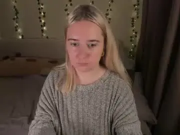 Elovinora  live sex cam