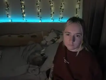 Elovinora  live sex cam
