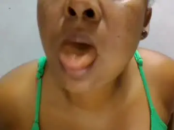 Emiliennem  live sex cam