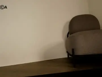 Hollyextra  live sex cam
