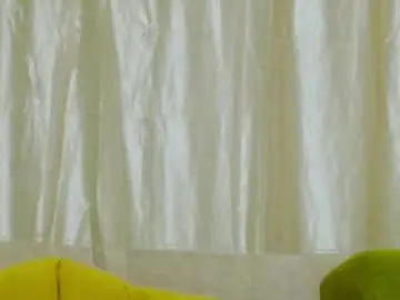 Honeygiggles  live sex cam