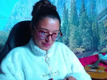 Lucianahalen  live sex cam