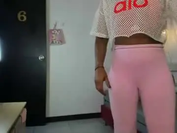 Nayahwild  live sex cam