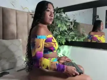Nayahwild  live sex cam