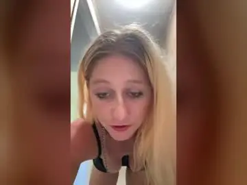 Tailormepapi  live sex cam