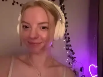 Cristinekondo  live sex cam