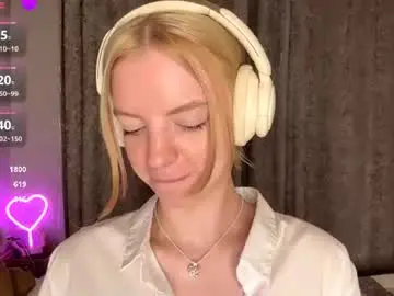 Cristinekondo  live sex cam