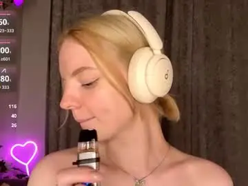 Cristinekondo  live sex cam
