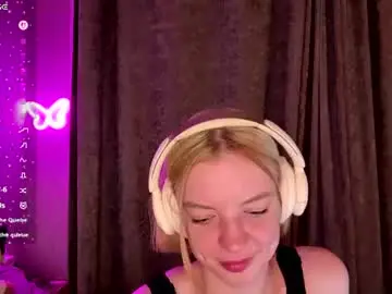 Cristinekondo  live sex cam