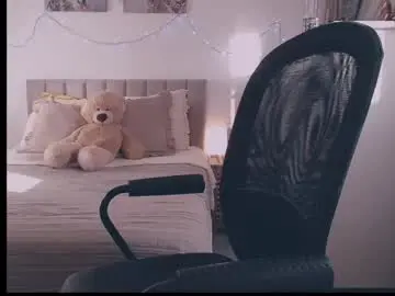 Julialiones  live sex cam