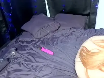 Luvlovelys  live sex cam