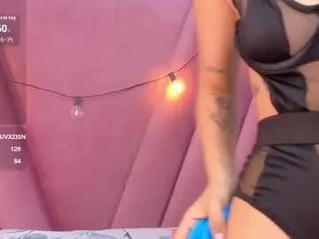 Slutlittlecamila  live sex cam