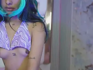 Slutlittlecamila  live sex cam