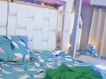 Slutlittlecamila  live sex cam