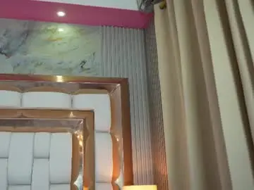Slutlittlecamila  live sex cam