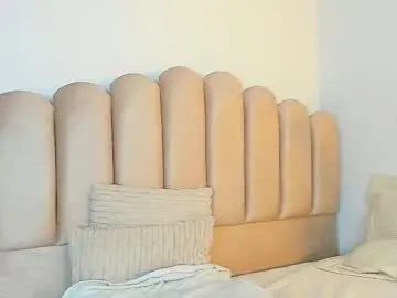 Valey_x  live sex cam