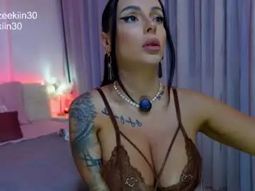 Iammazeekiin30  live sex cam