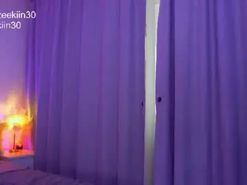 Iammazeekiin30  live sex cam