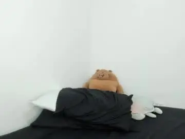 Mia__rooms  live sex cam