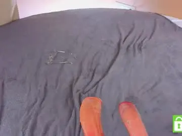 Moontongue  live sex cam