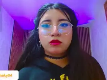 Naanaky_tay  live sex cam