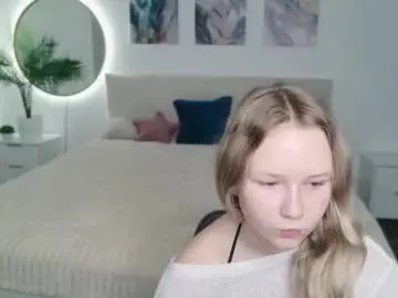 Queenneee  live sex cam