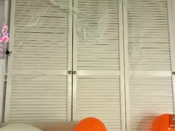 Queenneee  live sex cam