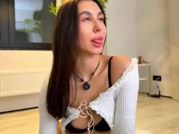 Yessasha1  live sex cam