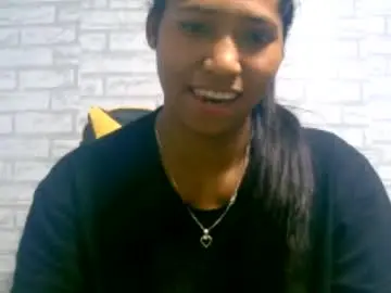Ariah13  live sex cam