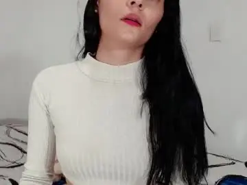 Emii_t  live sex cam