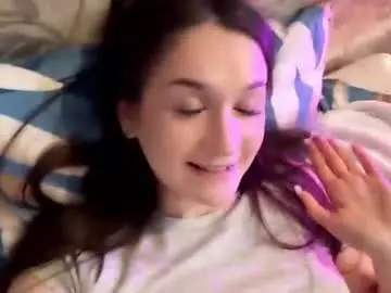 Emilylovetokens  live sex cam