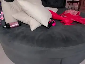 Giamilano  live sex cam