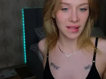 Lucia_wiwi  live sex cam