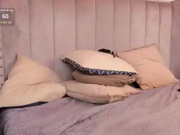 Seshat_hitt_  live sex cam