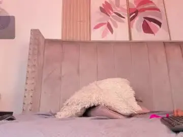 Seshat_hitt_  live sex cam