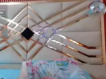 Sluttyandmature  live sex cam