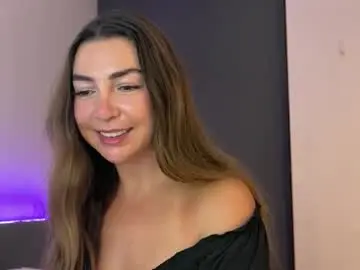 Sweetukcassie  live sex cam