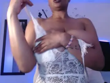 Thalia_joness  live sex cam