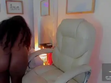 Zobe_love  live sex cam