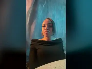 Carmmelbaby  live sex cam