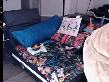 Cumplzqueen  live sex cam