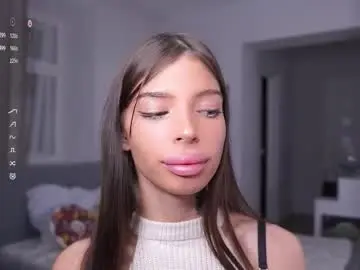 Kittyummy  live sex cam