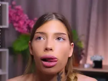 Kittyummy  live sex cam