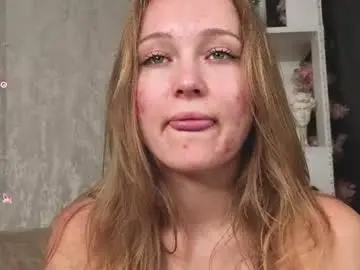 Maydaguy  live sex cam