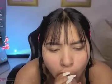 Paulette_v  live sex cam