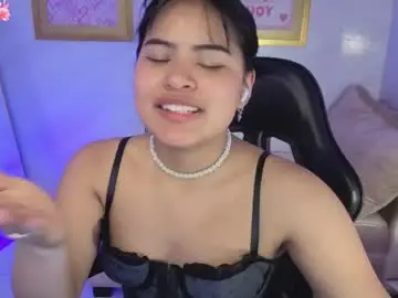 Paulette_v  live sex cam